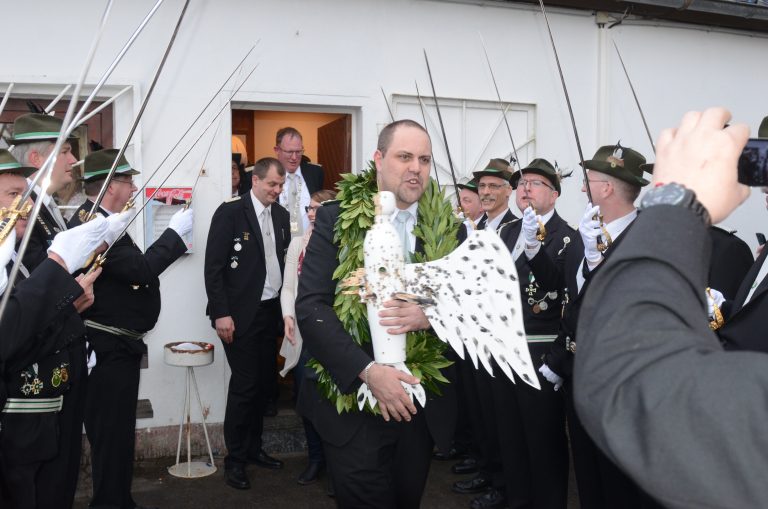 schuetzenfest-gruenetal-2017-vogelschiessen21-768x509